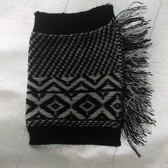 Point Zero Fringe Aztec Boot Toppers - Picture 2 of 3